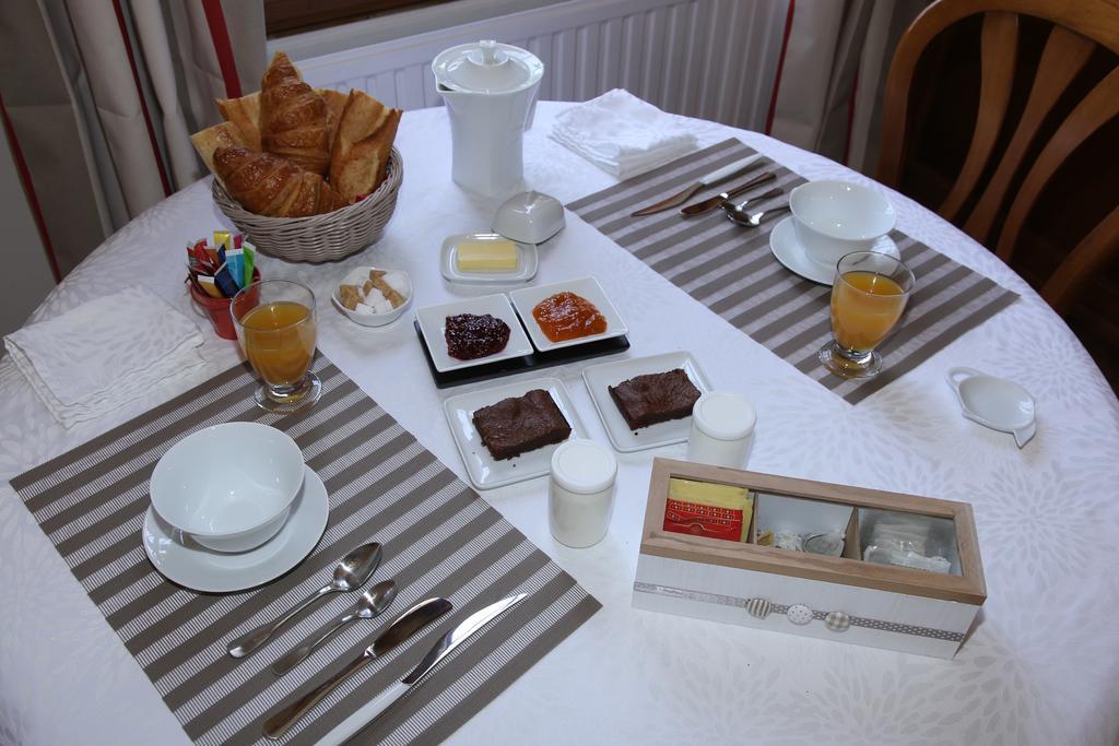 Manoir Le Mesnil Bed & Breakfast Saint-Martin-aux-Chartrains Dış mekan fotoğraf