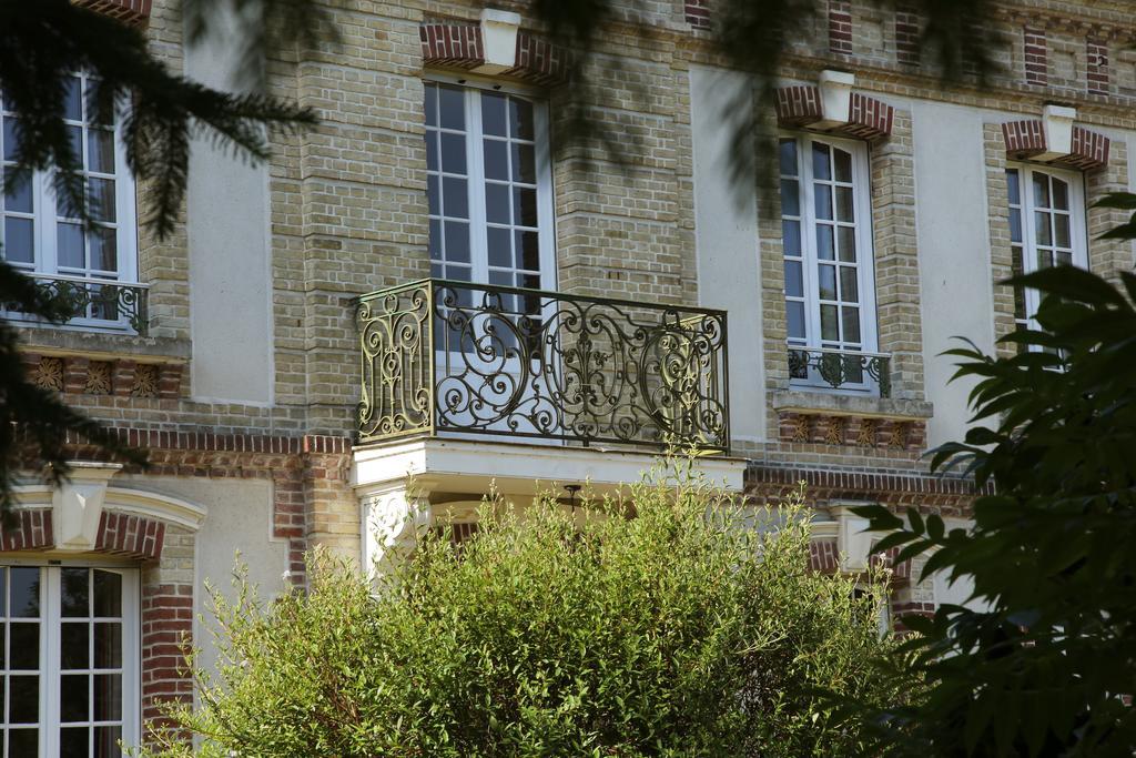 Manoir Le Mesnil Bed & Breakfast Saint-Martin-aux-Chartrains Dış mekan fotoğraf