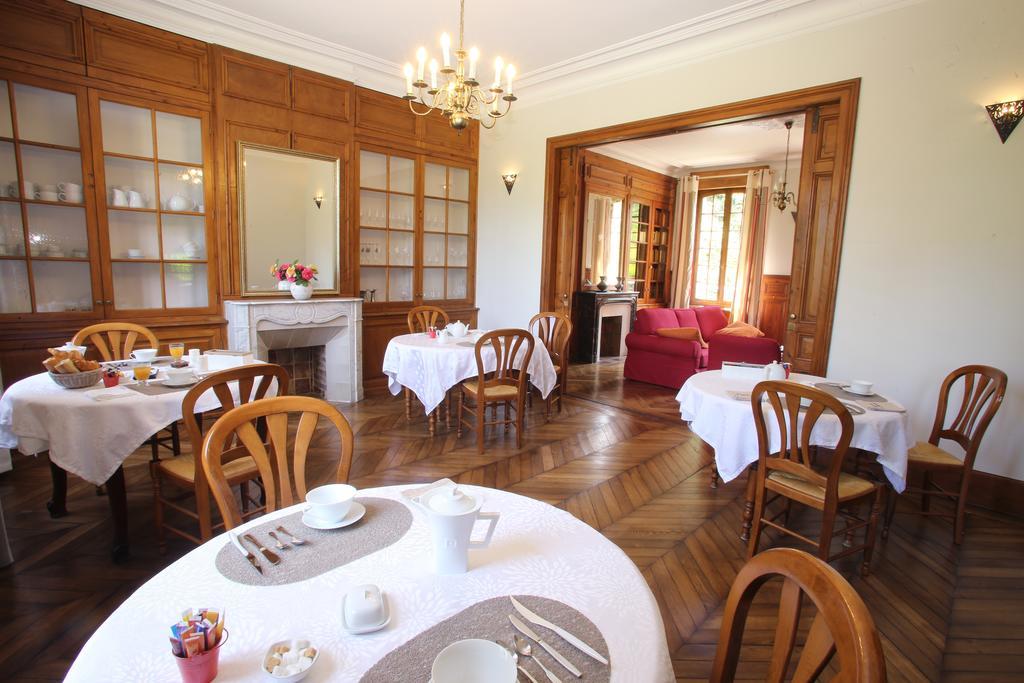 Manoir Le Mesnil Bed & Breakfast Saint-Martin-aux-Chartrains Dış mekan fotoğraf