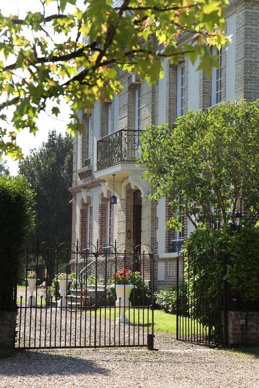 Manoir Le Mesnil Bed & Breakfast Saint-Martin-aux-Chartrains Dış mekan fotoğraf