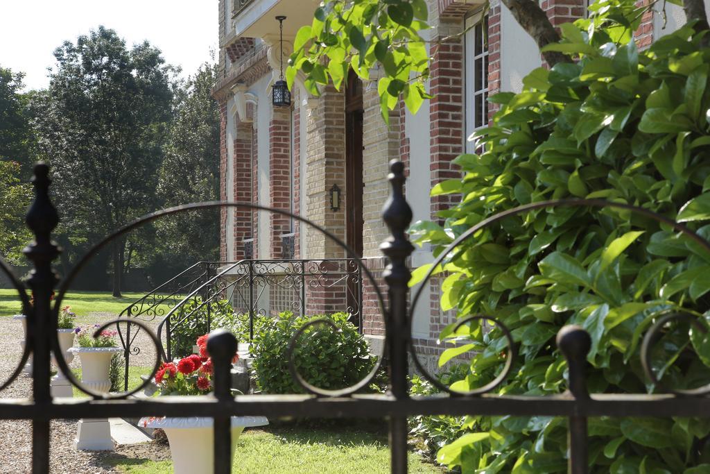 Manoir Le Mesnil Bed & Breakfast Saint-Martin-aux-Chartrains Dış mekan fotoğraf