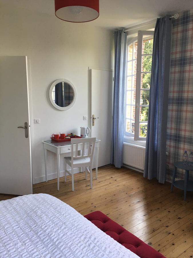 Manoir Le Mesnil Bed & Breakfast Saint-Martin-aux-Chartrains Dış mekan fotoğraf