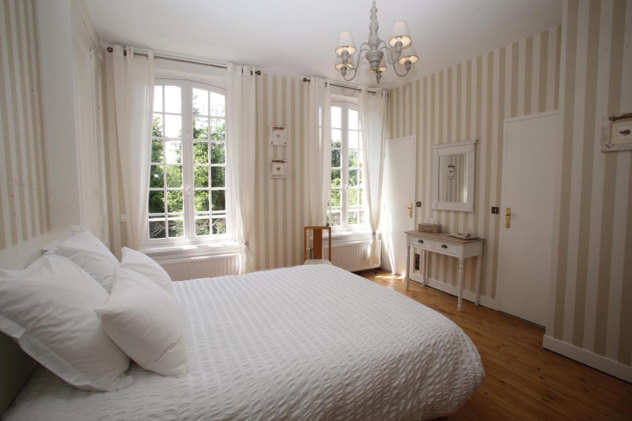 Manoir Le Mesnil Bed & Breakfast Saint-Martin-aux-Chartrains Dış mekan fotoğraf